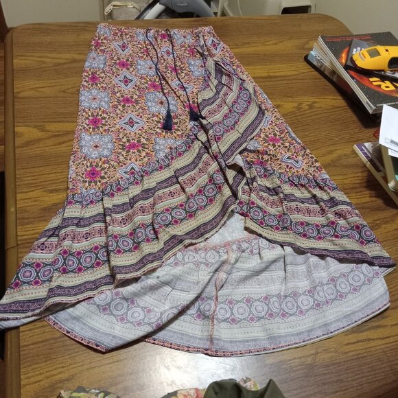 Like New Rue21 high-low A-line Skirt peach green pink and blue floral geometric - Picture 1 of 4